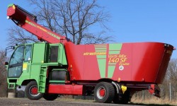 Водяной радиатор кормораздатчика Strautmann